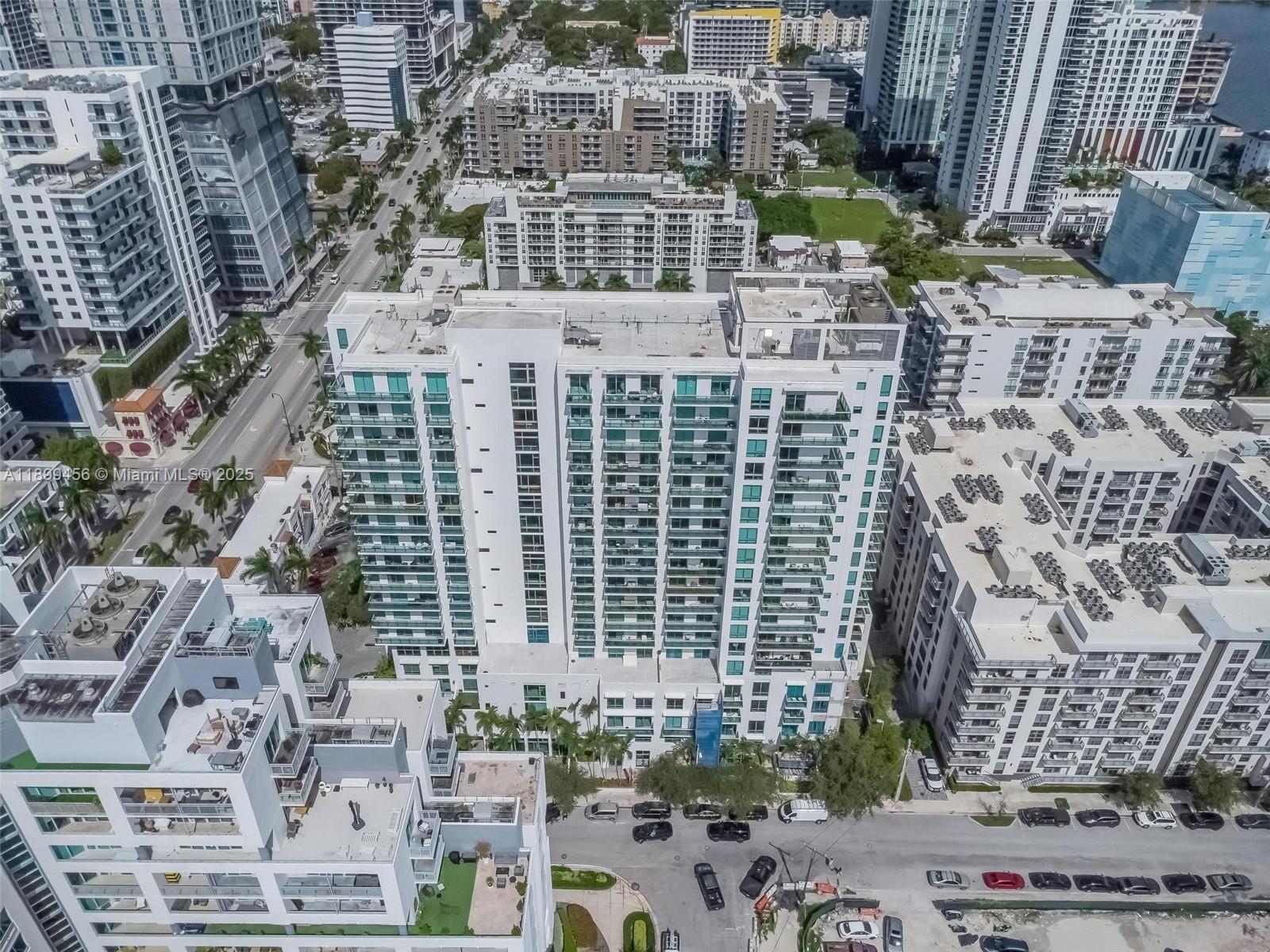 GALLERY ART CONDO - Residential