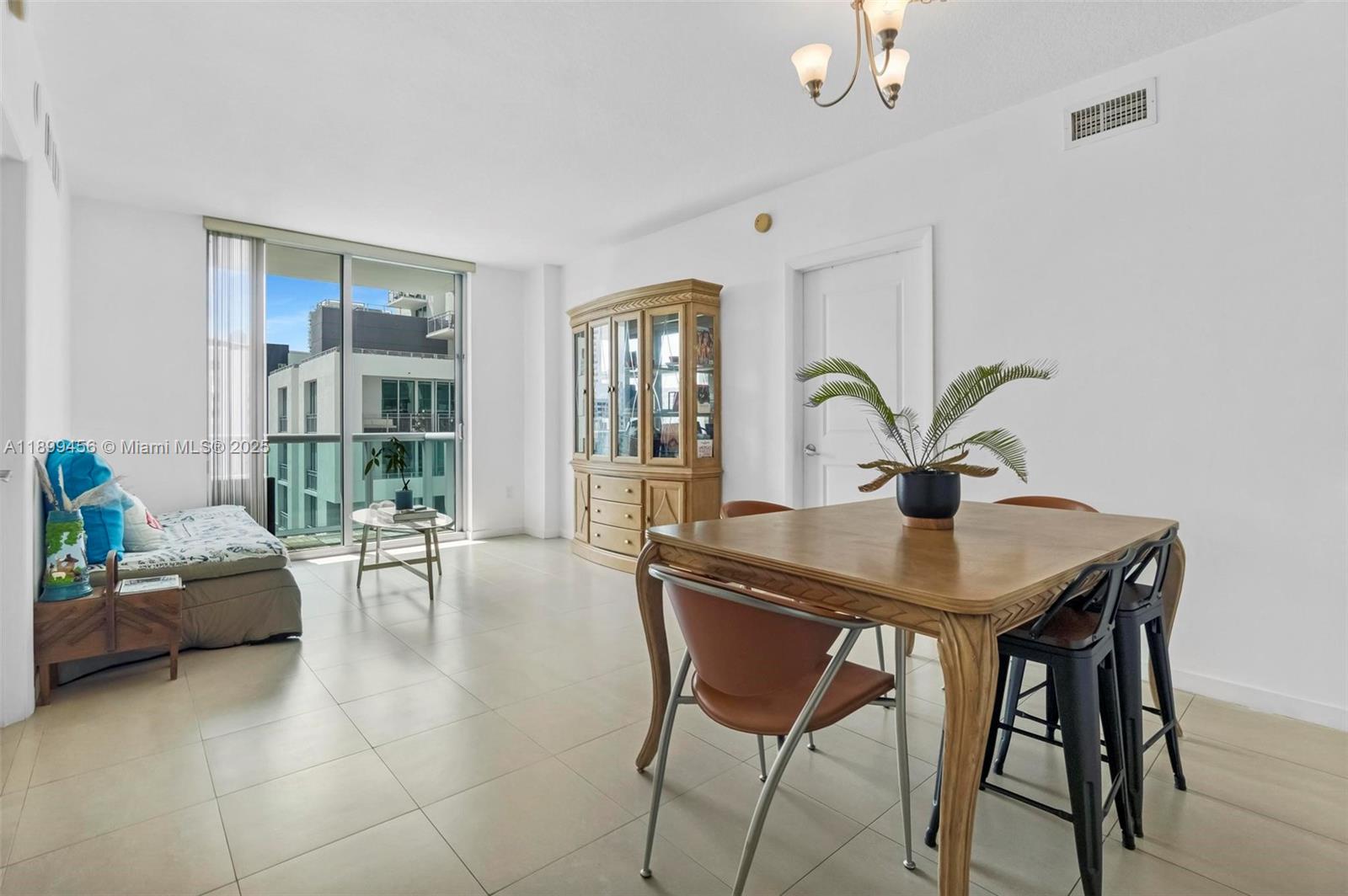 GALLERY ART CONDO - Residential