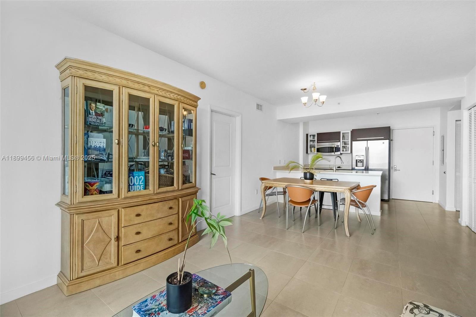 GALLERY ART CONDO - Residential