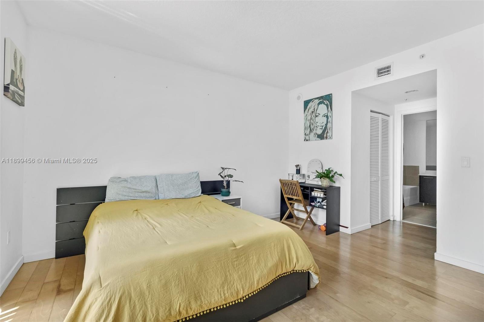 GALLERY ART CONDO - Residential