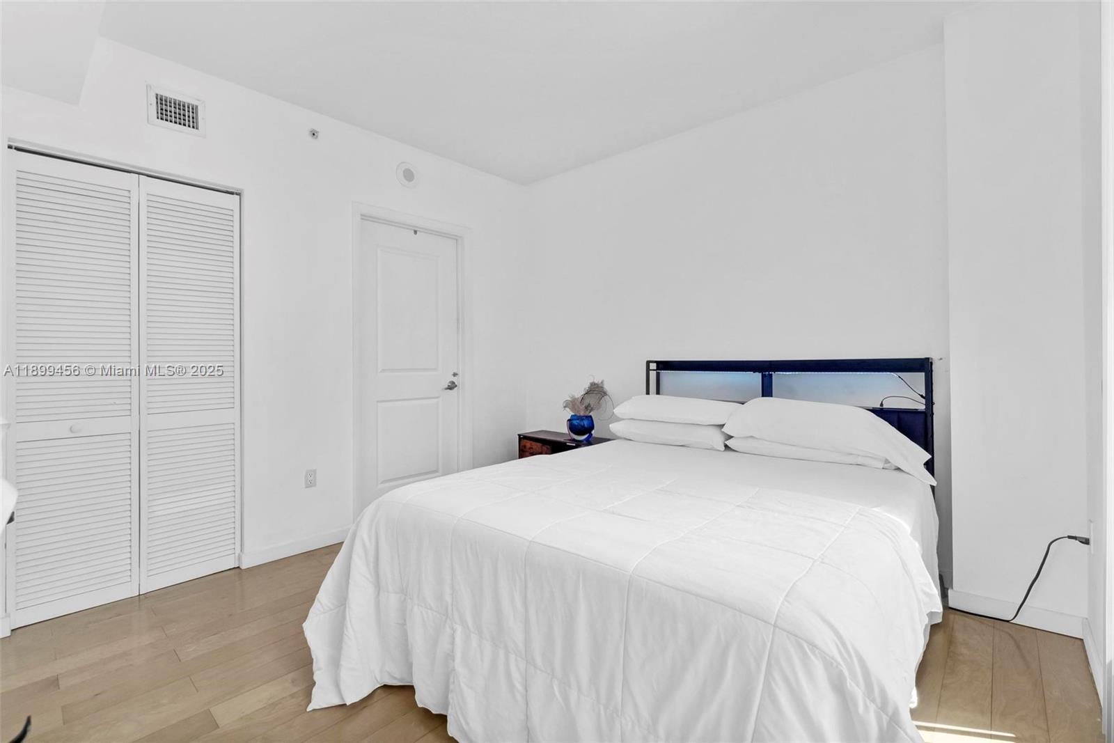 GALLERY ART CONDO - Residential