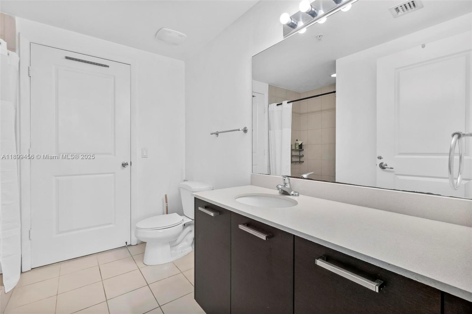 GALLERY ART CONDO - Residential