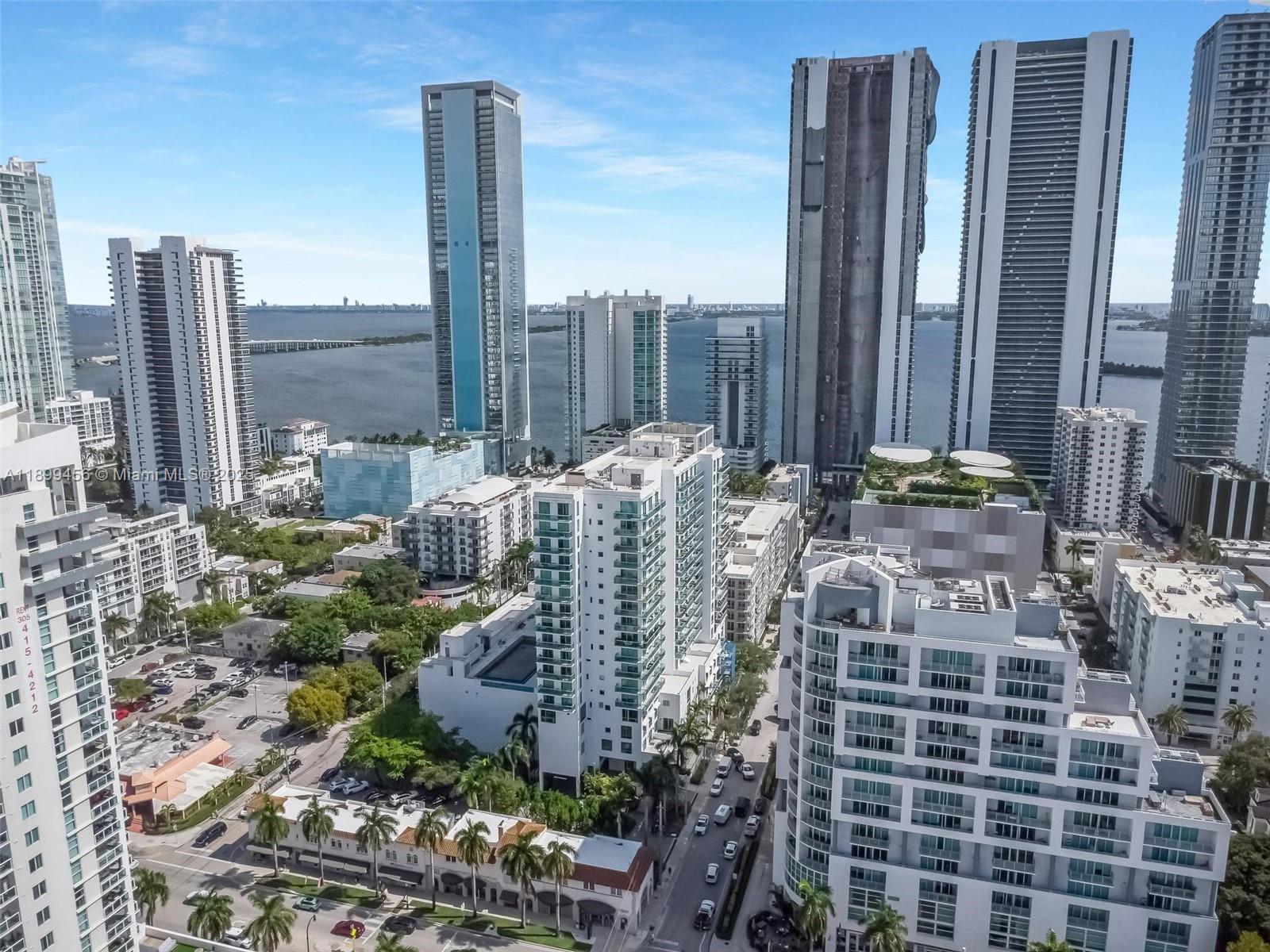 GALLERY ART CONDO - Residential