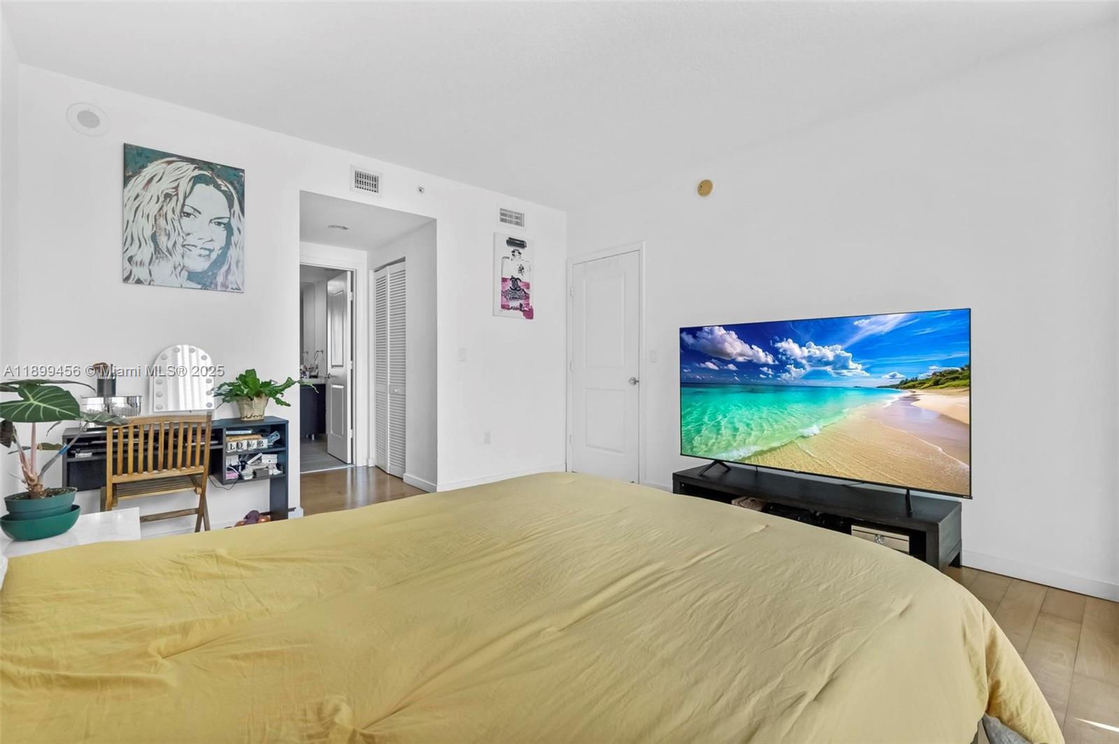 GALLERY ART CONDO - Residential