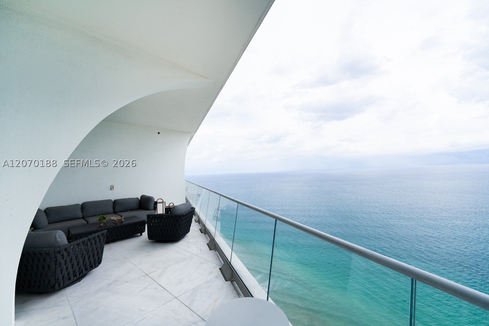 16901 Collins Ave 4201