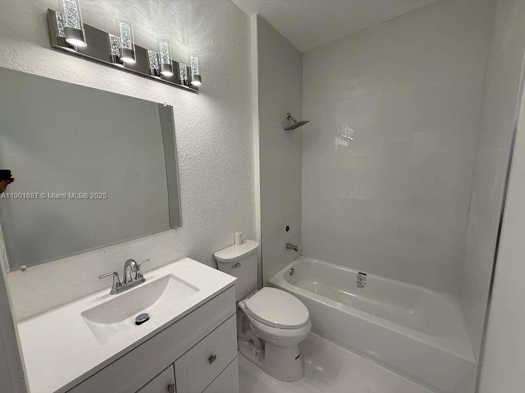 EUREKA PALM GARDEN - Residential