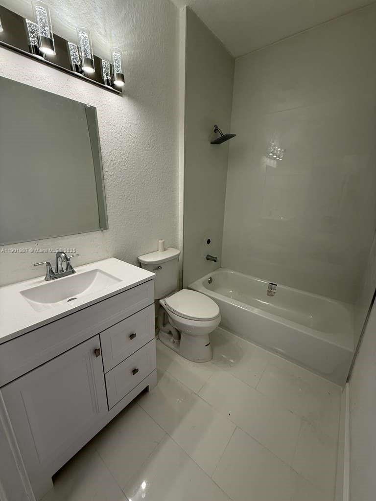 EUREKA PALM GARDEN - Residential