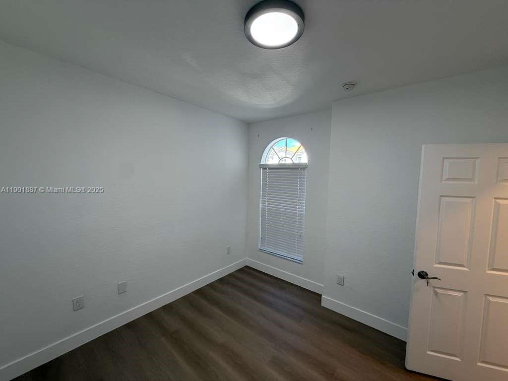 EUREKA PALM GARDEN - Residential