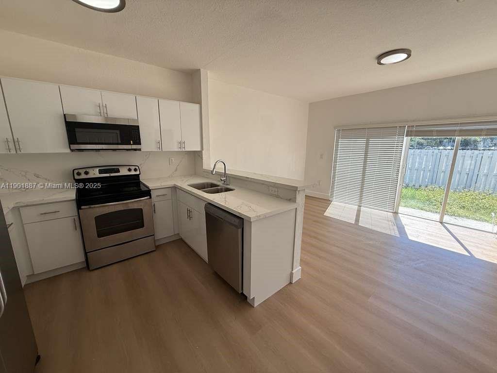 EUREKA PALM GARDEN - Residential