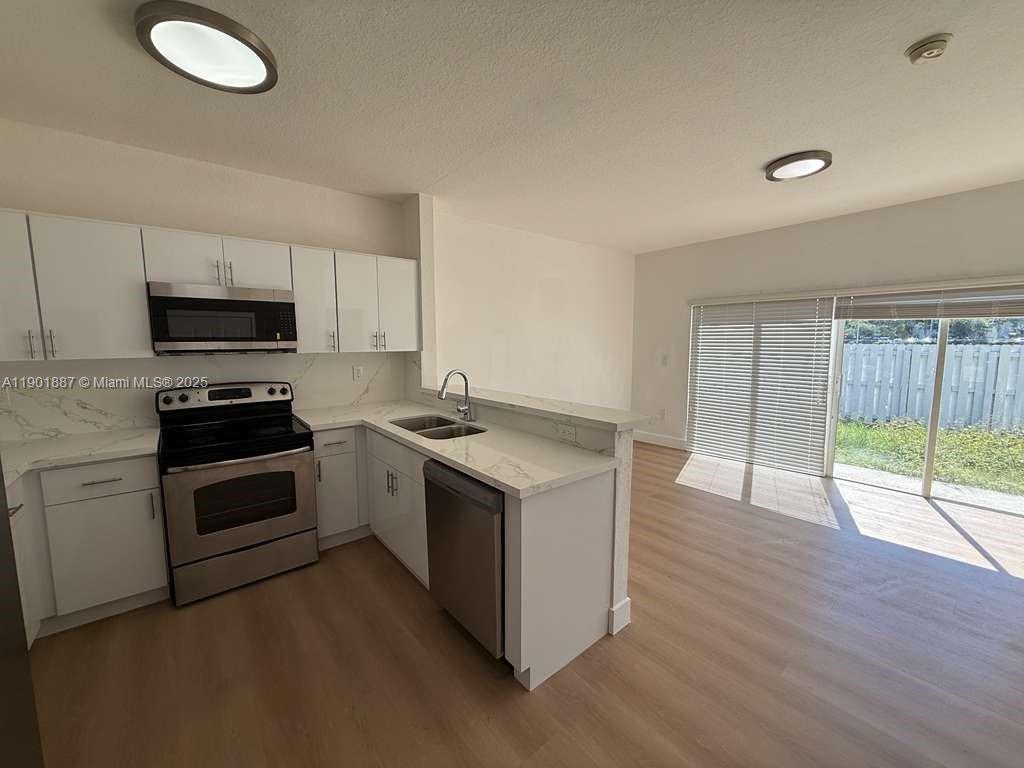 EUREKA PALM GARDEN - Residential