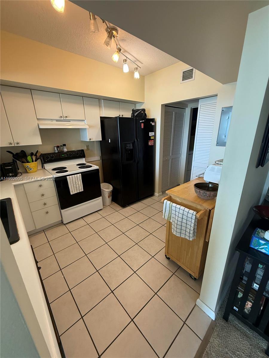 TIDES AT BRIDGESIDE SQUAR - Residential