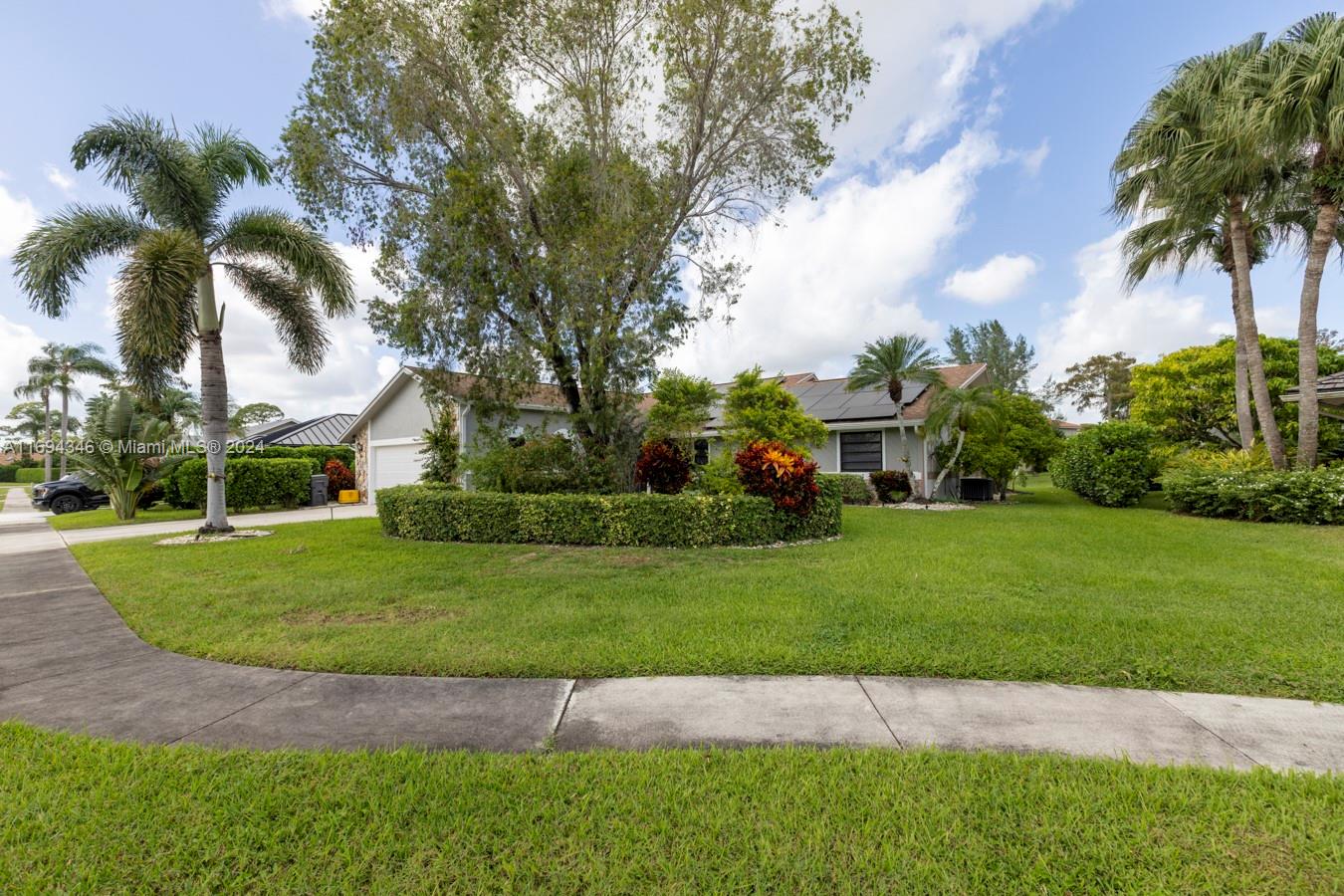 SUGAR POND MANOR OF WELLI - Residential Lease