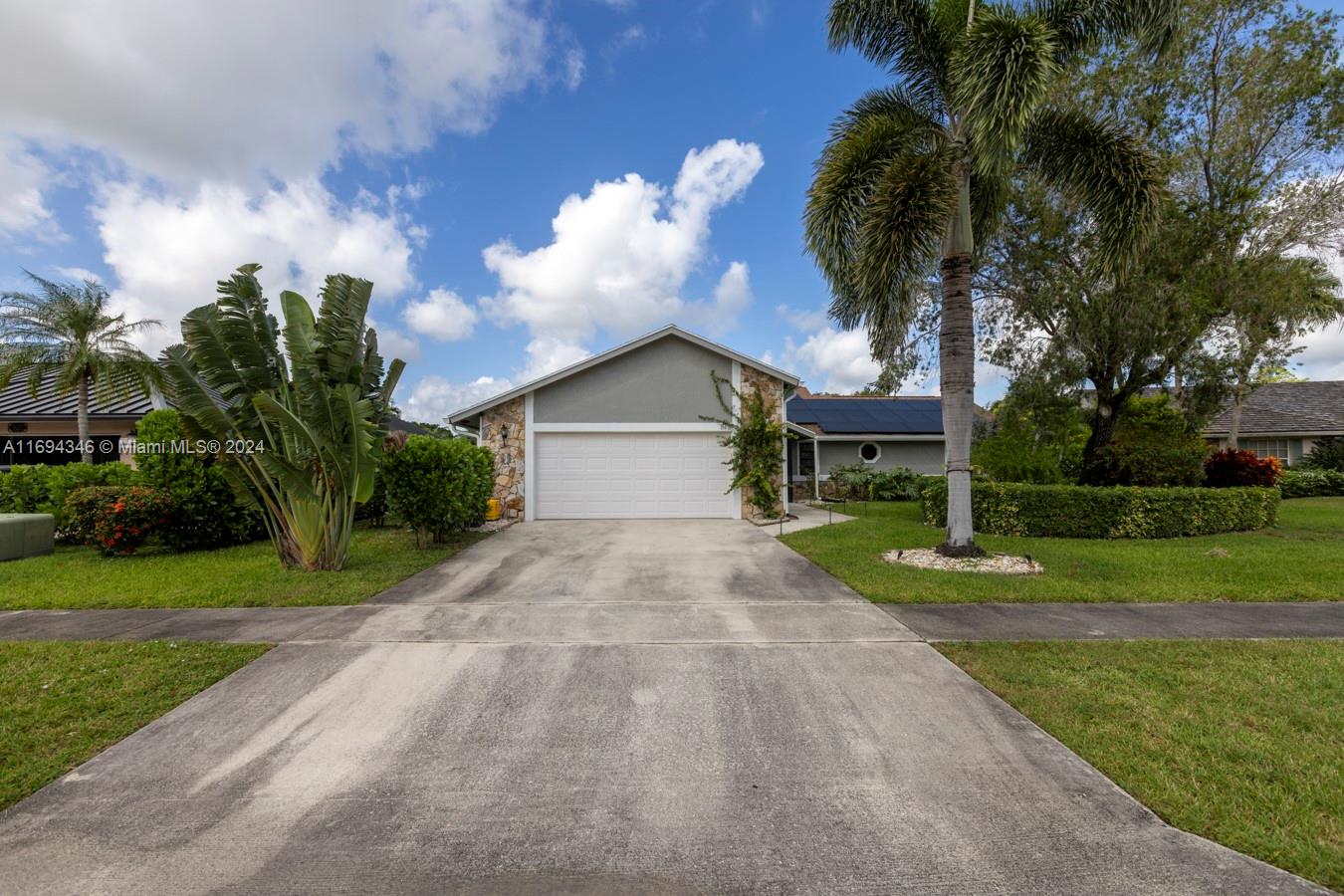SUGAR POND MANOR OF WELLI - Residential Lease