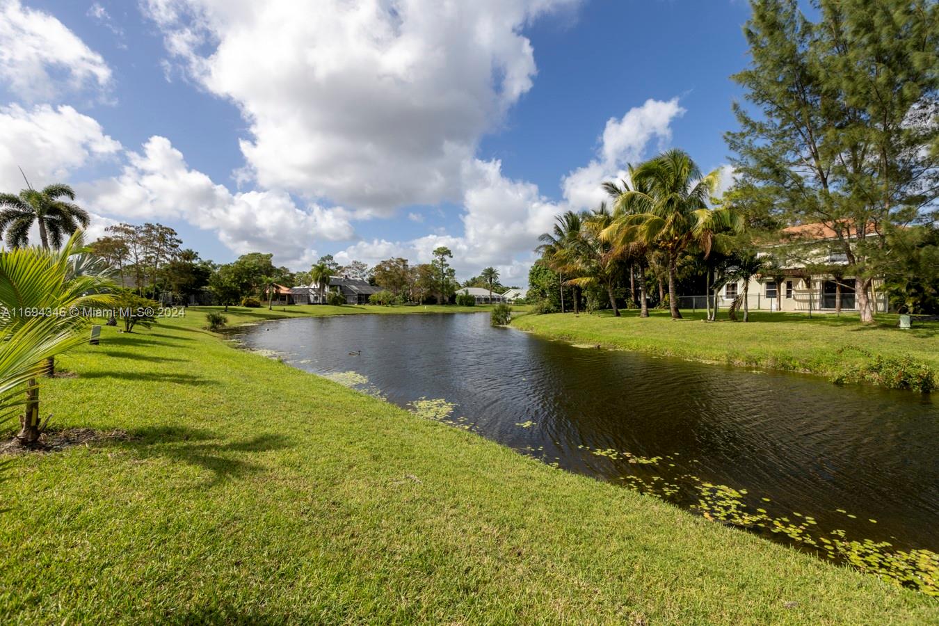 SUGAR POND MANOR OF WELLI - Residential Lease