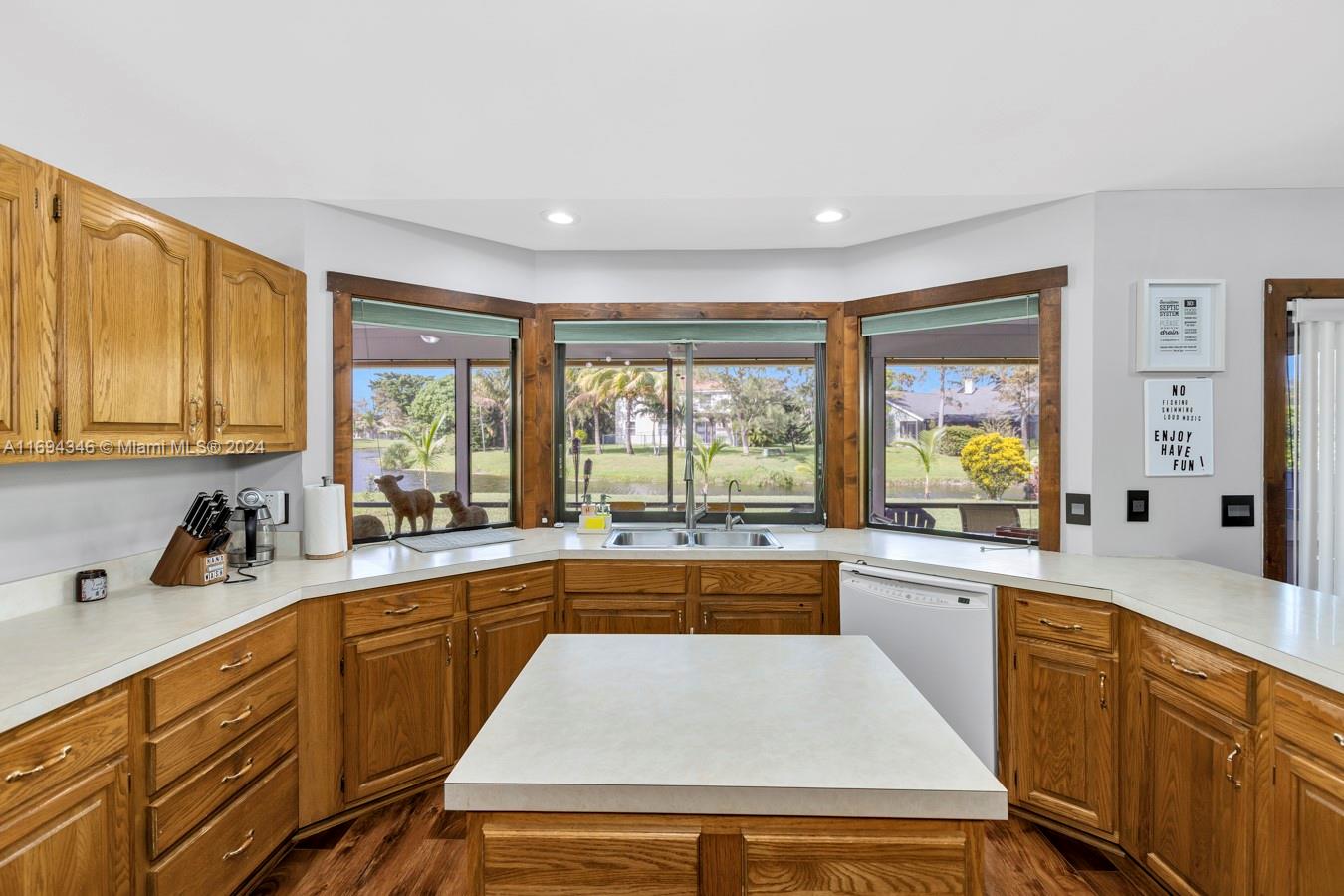 SUGAR POND MANOR OF WELLI - Residential Lease