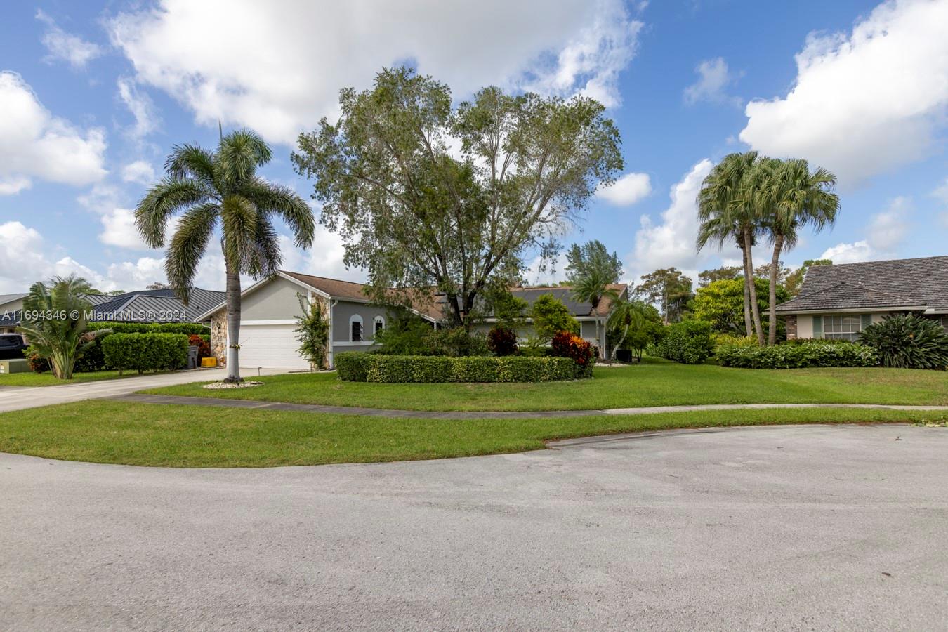 SUGAR POND MANOR OF WELLI - Residential Lease