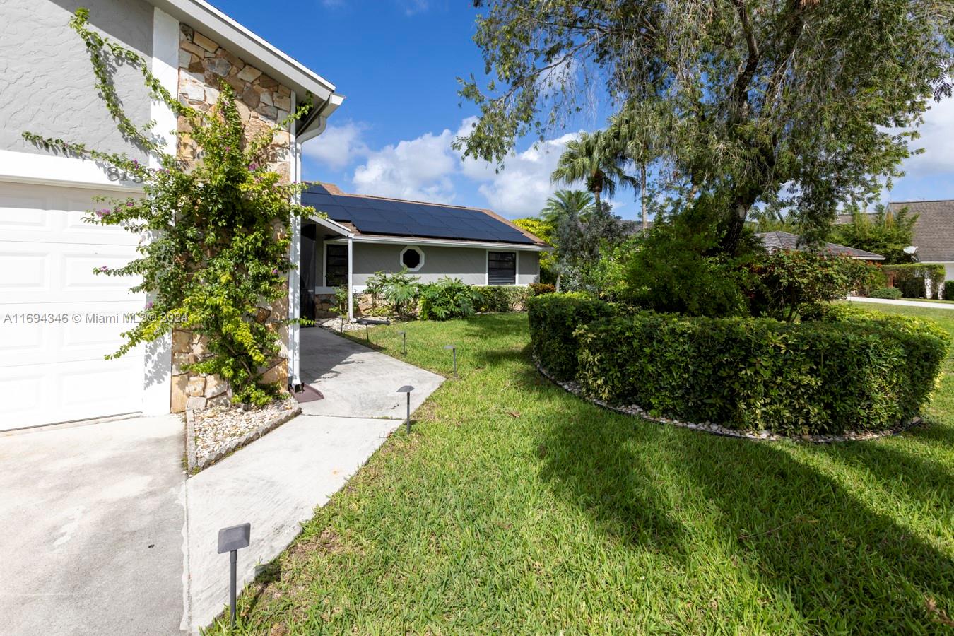 SUGAR POND MANOR OF WELLI - Residential Lease