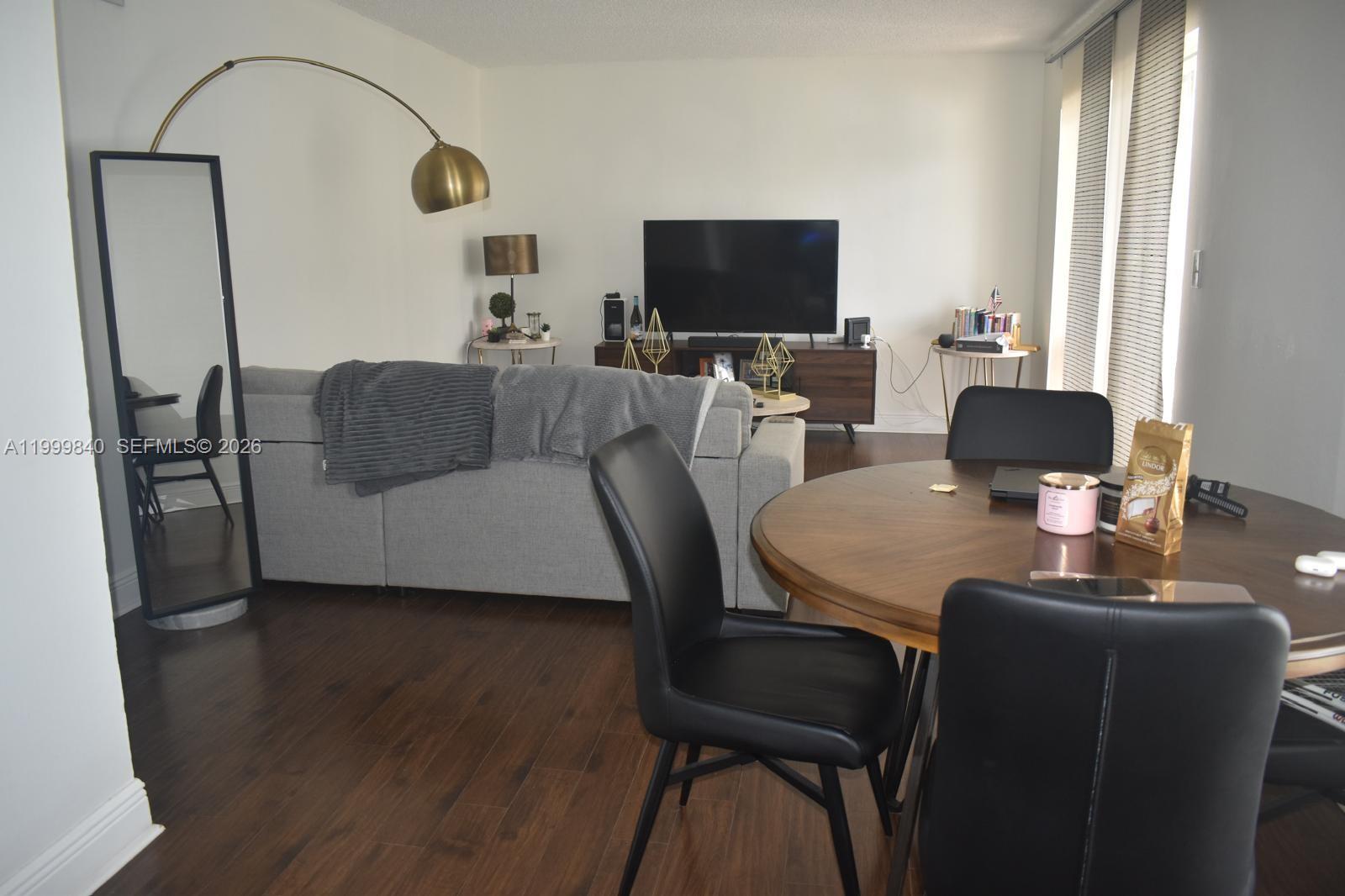 DORAL GARDENS II CONDO - Residential Lease