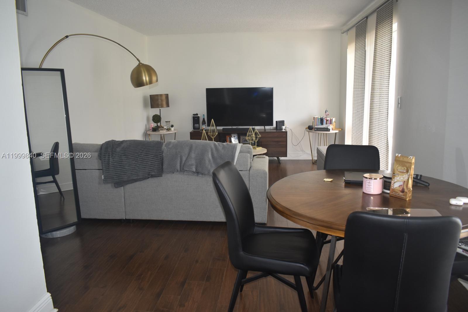 DORAL GARDENS II CONDO - Residential Lease