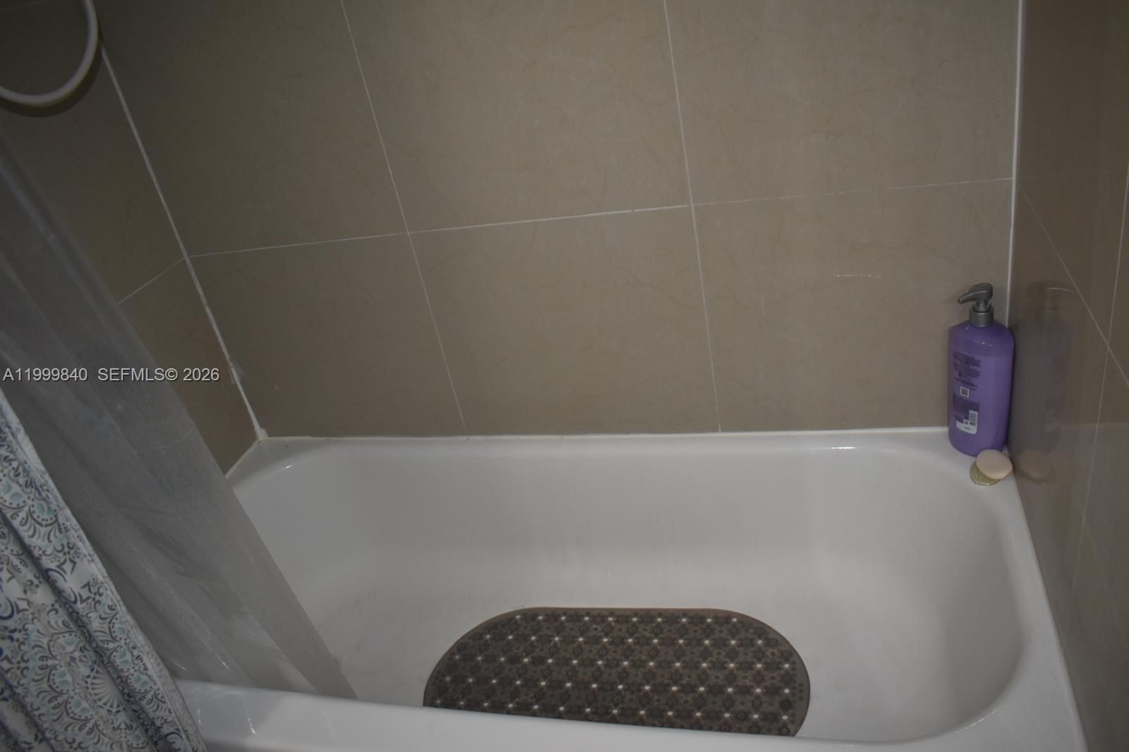 DORAL GARDENS II CONDO - Residential Lease