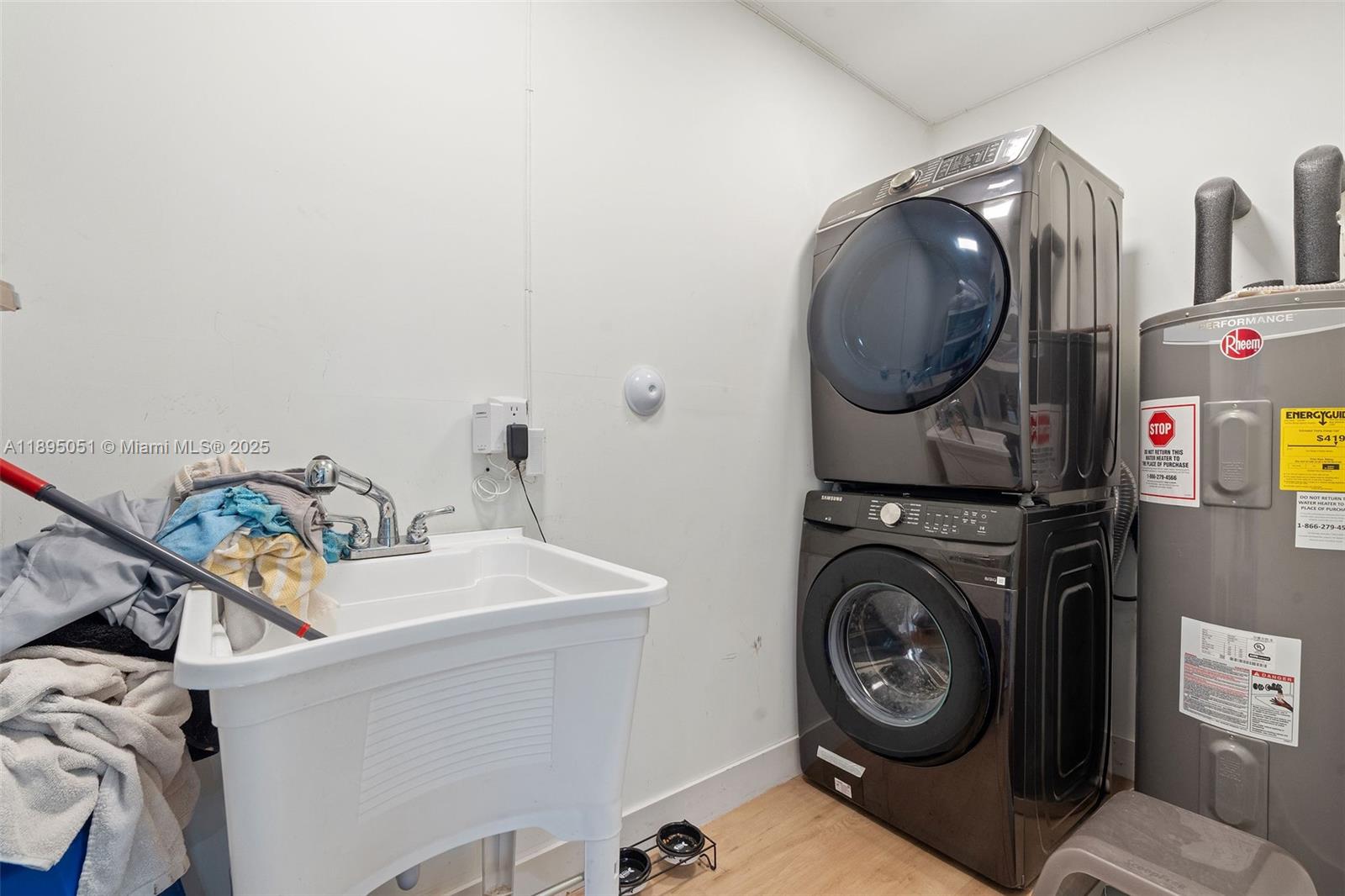 KENDAL RANCHES - Residential Lease