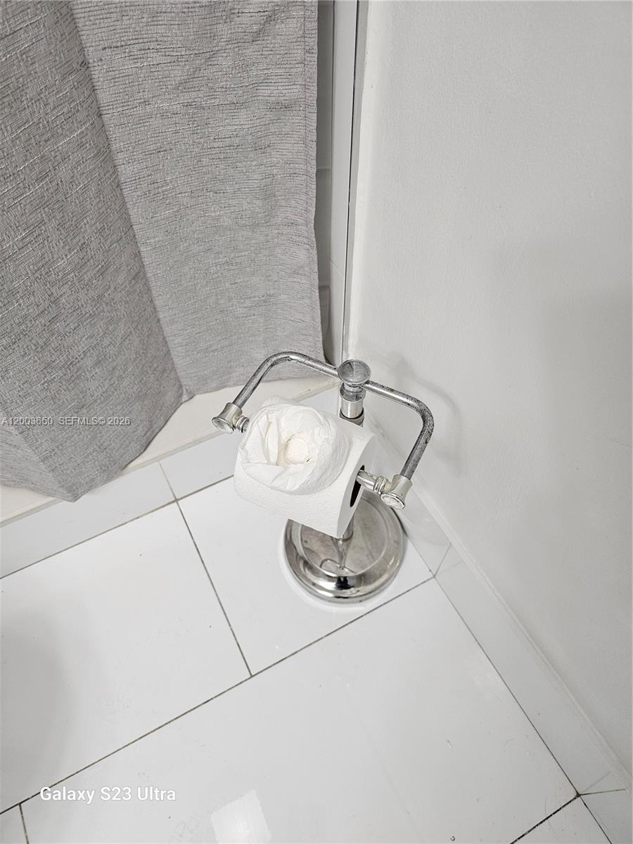 BISCAYA IV CONDO - Residential