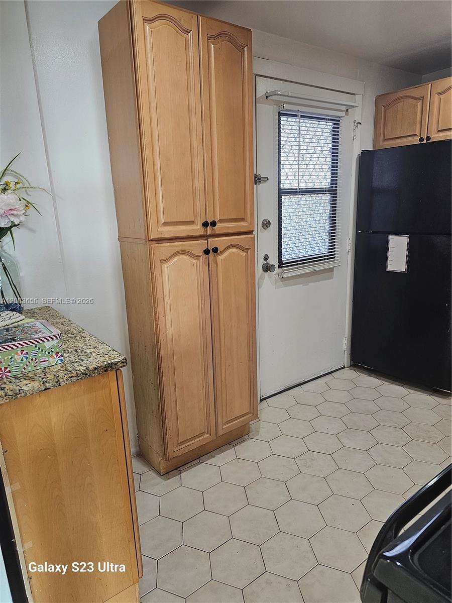 BISCAYA IV CONDO - Residential