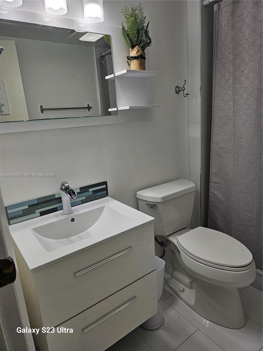 BISCAYA IV CONDO - Residential