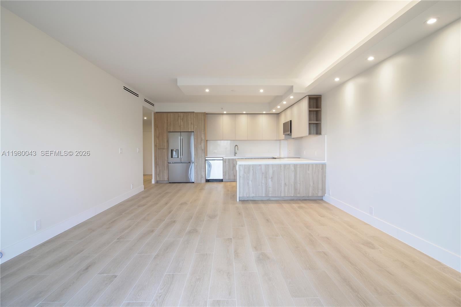 THE EMERALDBAY @ KEY COLO - Residential