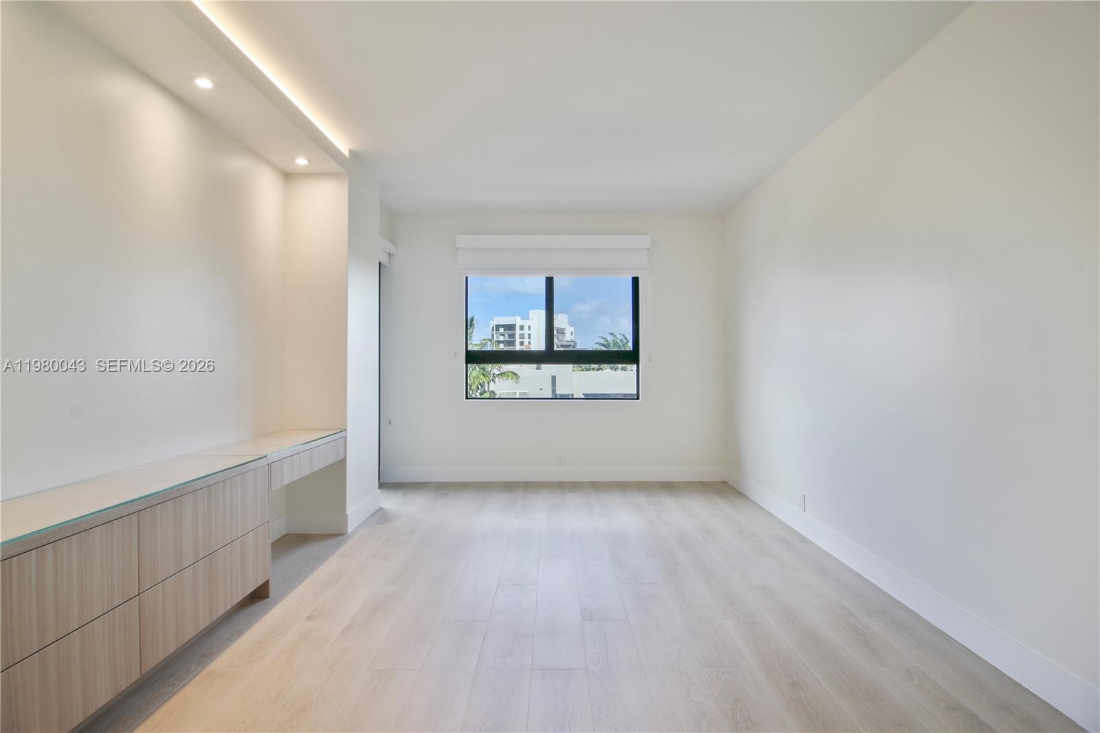 THE EMERALDBAY @ KEY COLO - Residential