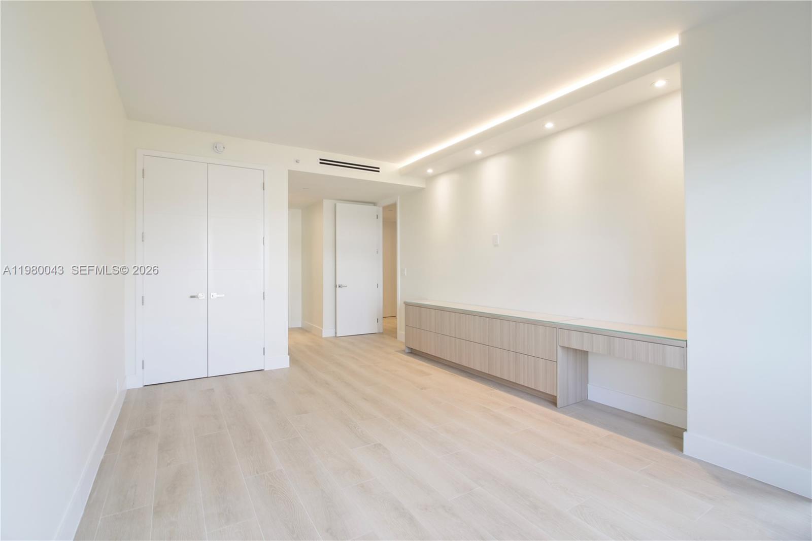 THE EMERALDBAY @ KEY COLO - Residential