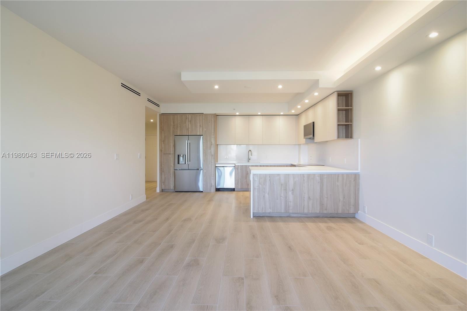 THE EMERALDBAY @ KEY COLO - Residential