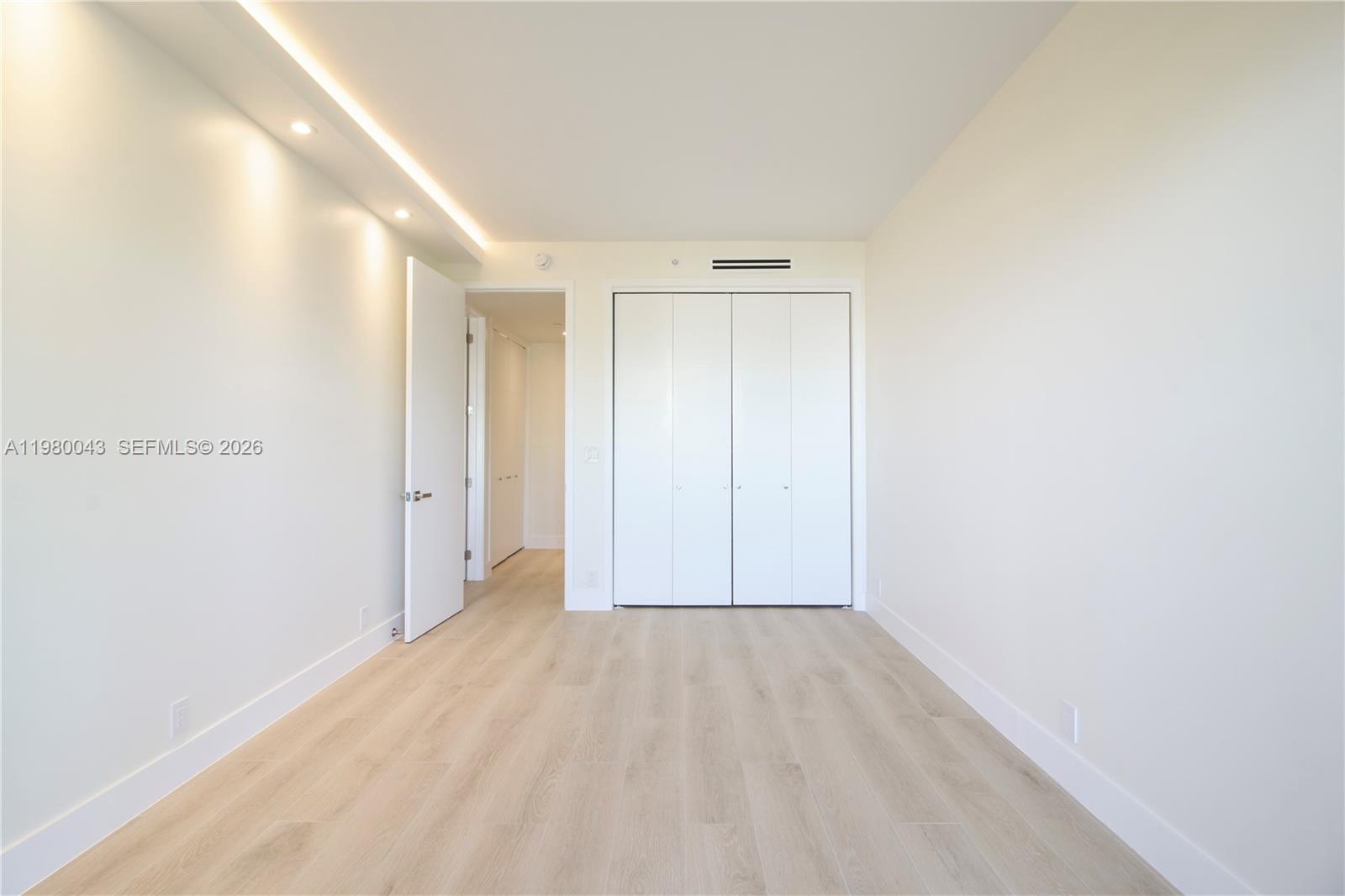 THE EMERALDBAY @ KEY COLO - Residential