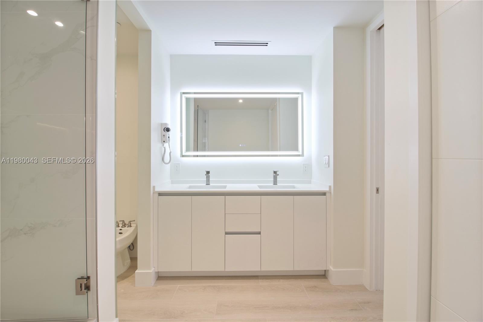 THE EMERALDBAY @ KEY COLO - Residential