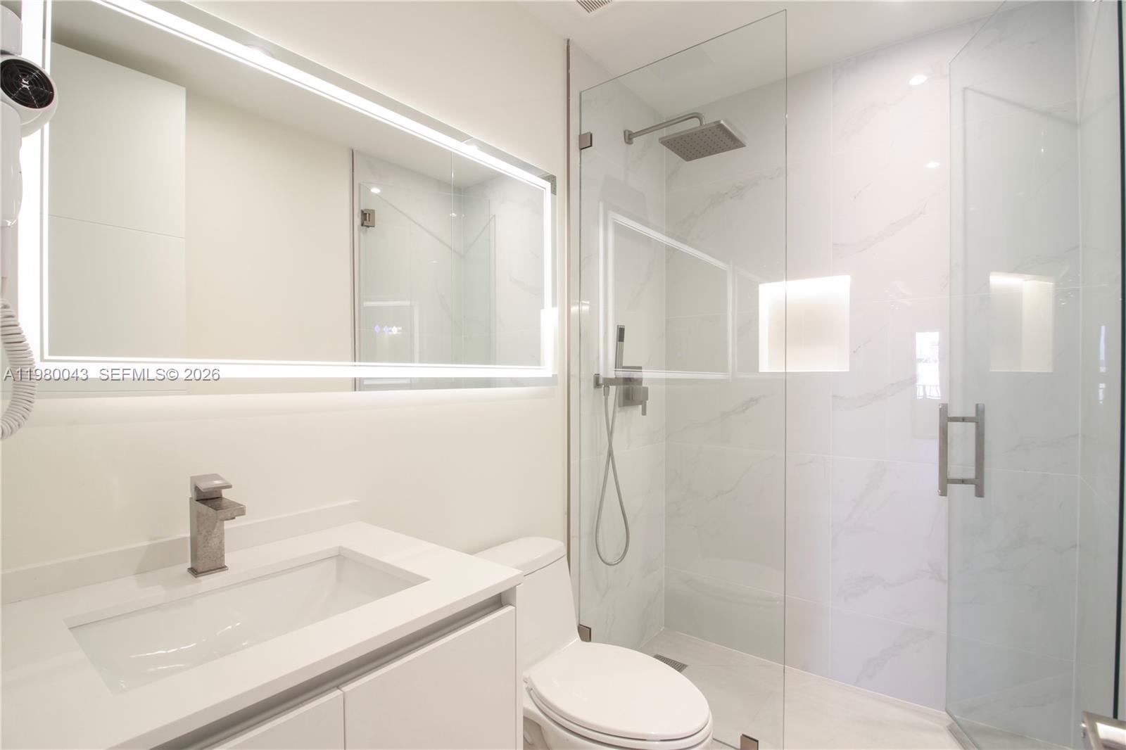 THE EMERALDBAY @ KEY COLO - Residential