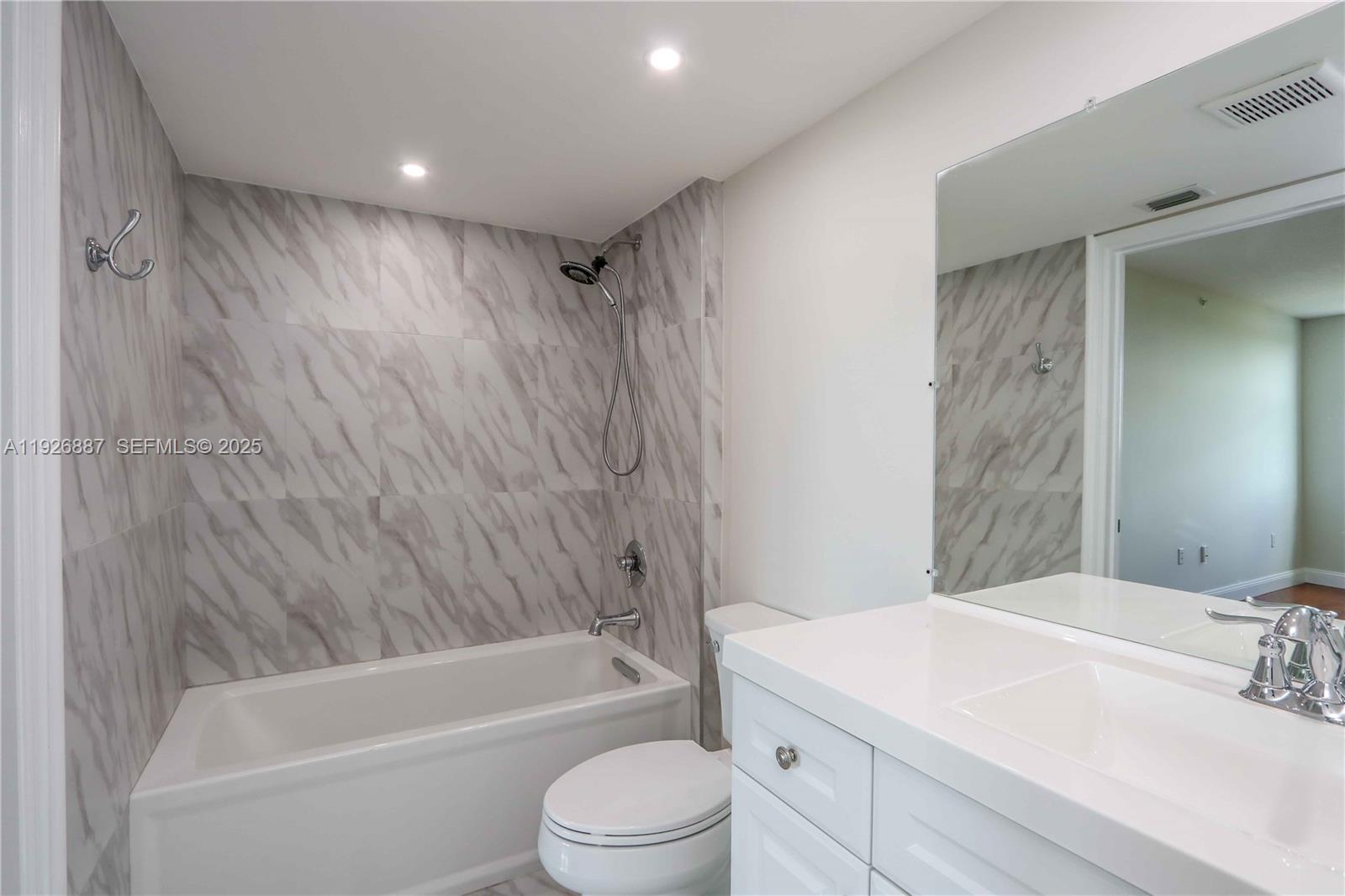 THE ASTON CONDO - Residential Lease