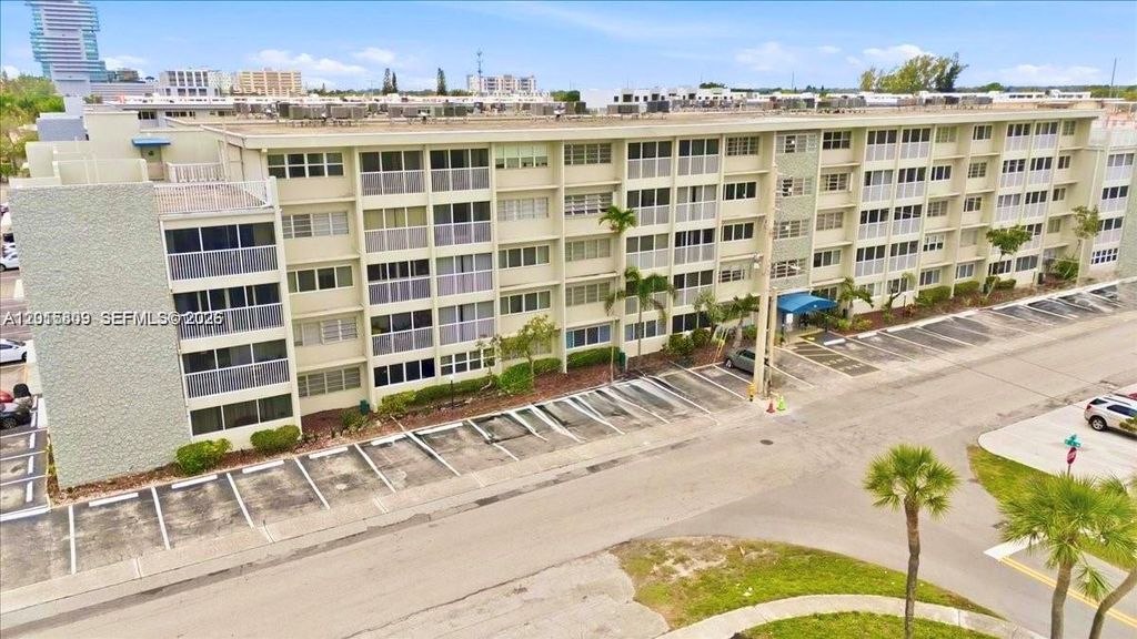 Photo of 330 SE 2nd St #101G, Hallandale Beach, FL 33009 (MLS # A12015809)