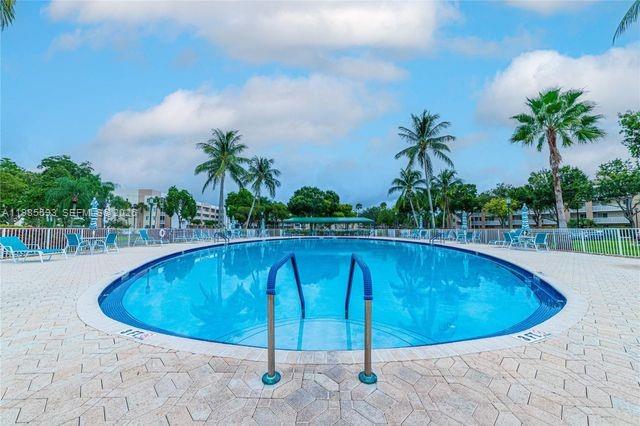 WELDON CONDOMINIUM - Residential