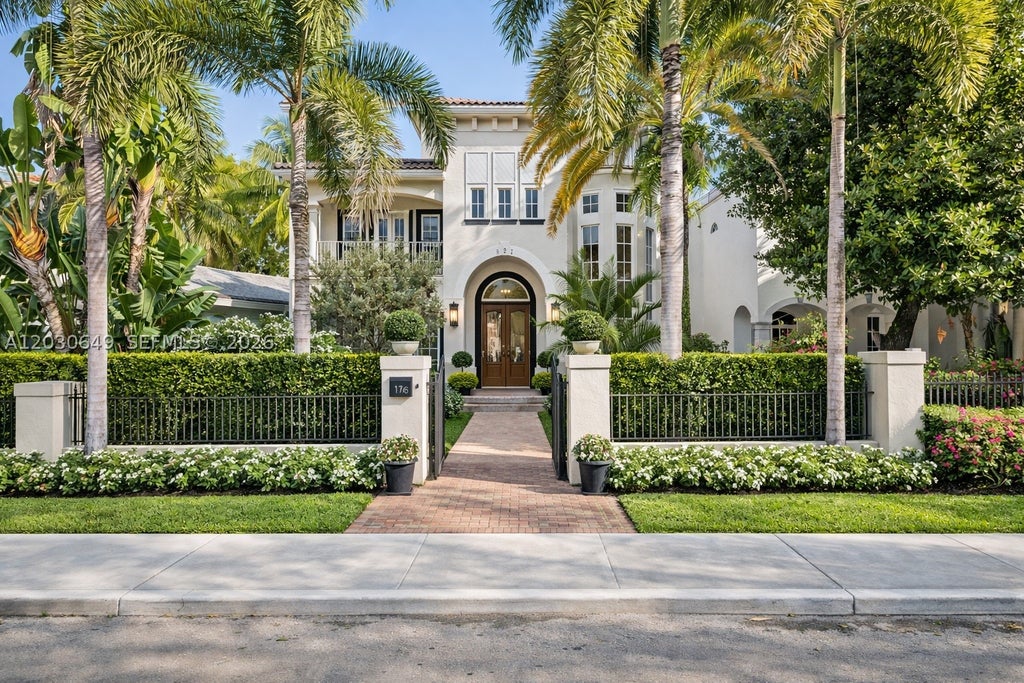 Photo of 821 SE 2nd Ct, Fort Lauderdale, FL 33301 (MLS # A12030649)