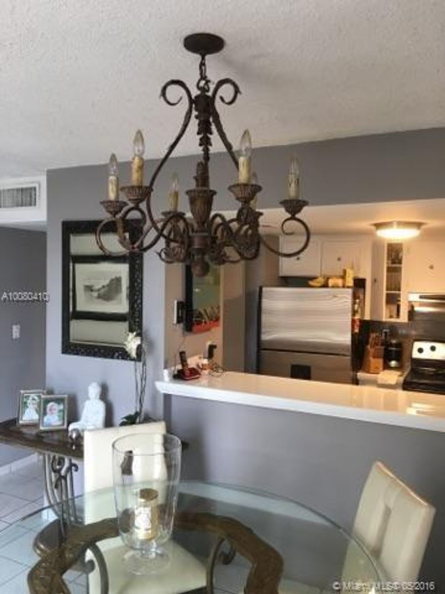 BEAUTIFUL 2 BED, 2 BATH , TILE IN THE MAIN LIVING ROOM, NICE COMMUNITY WITH MANY AMENITIES, TENNIS COURTS, SWIMMING POOL, GYM, ETC., UNIT IS REMODELED, PAINTING, UPDATED KITCHEN, ETC. GREAT FOR INVESTOR, RENT FOR $1300.