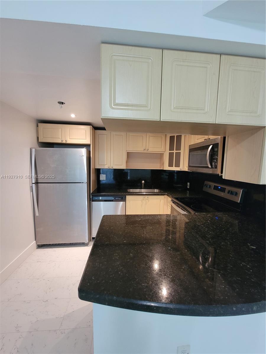 LAS VISTAS AT DORAL CONDO - Residential Lease