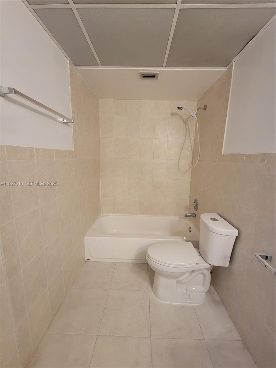 LAS VISTAS AT DORAL CONDO - Residential Lease