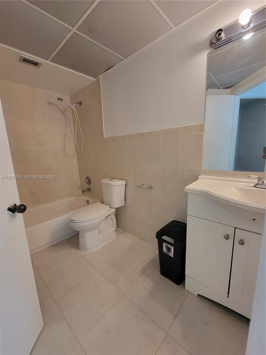 LAS VISTAS AT DORAL CONDO - Residential Lease