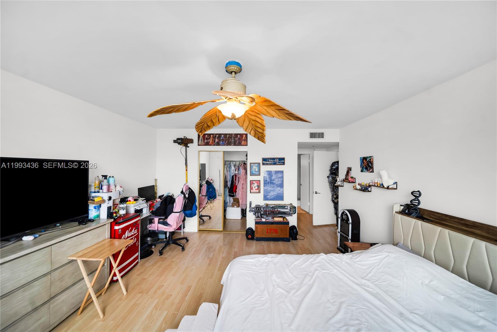 HILLCREST EAST NO 25 COND - Residential