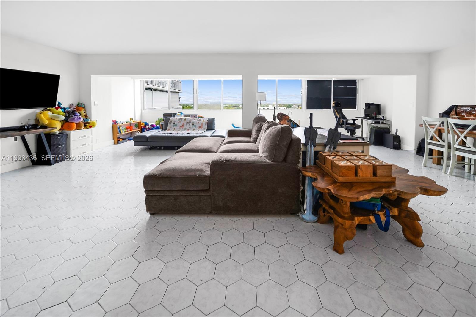 HILLCREST EAST NO 25 COND - Residential