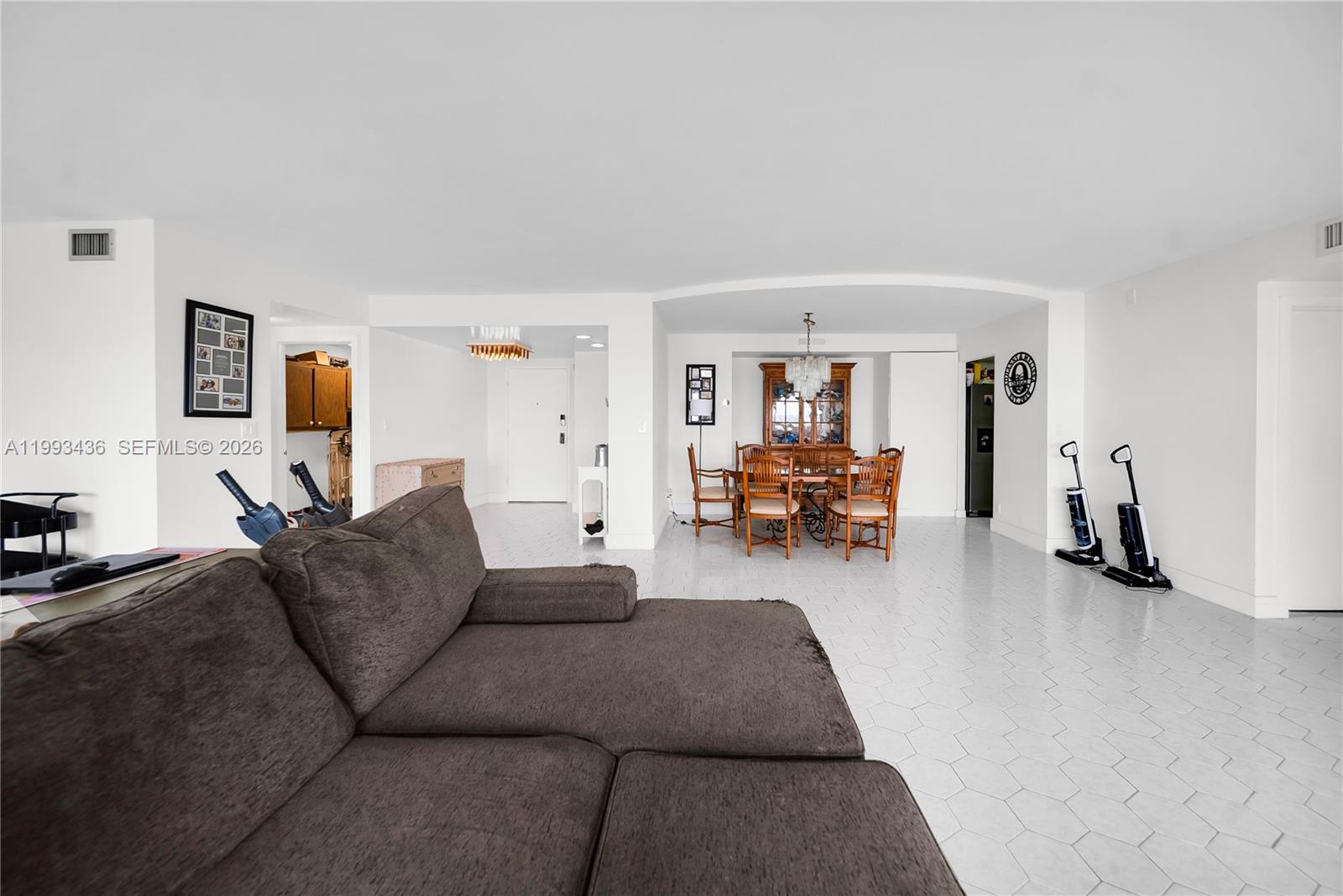 HILLCREST EAST NO 25 COND - Residential