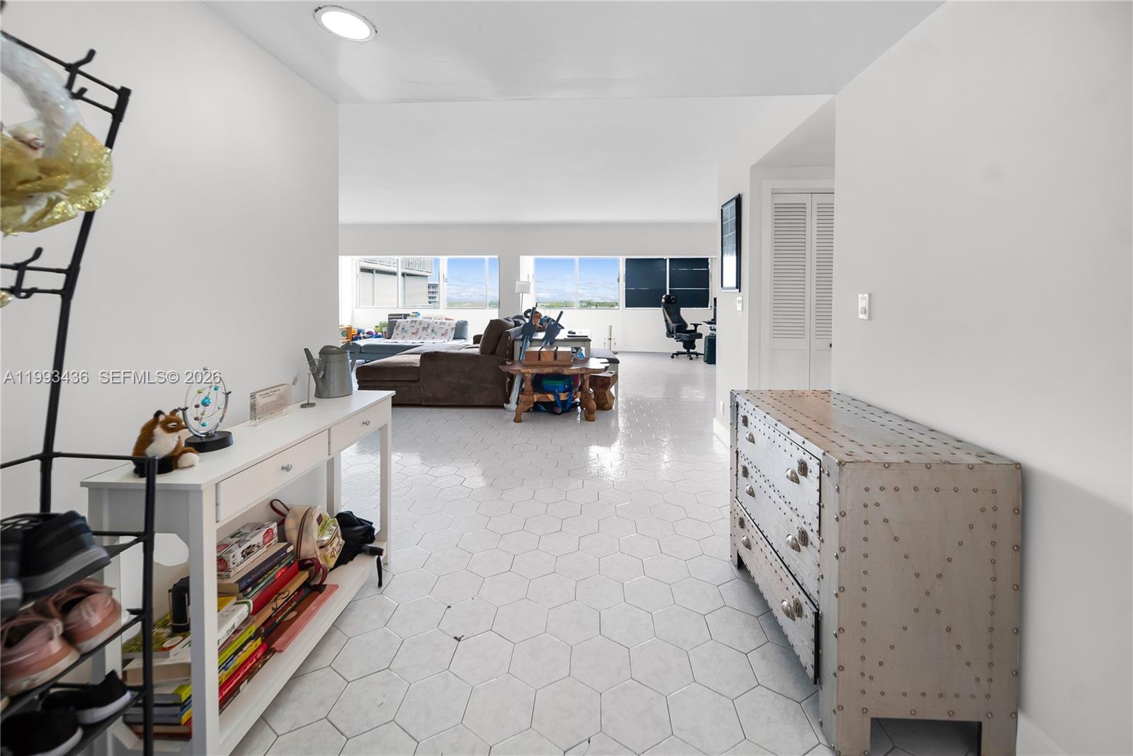 HILLCREST EAST NO 25 COND - Residential