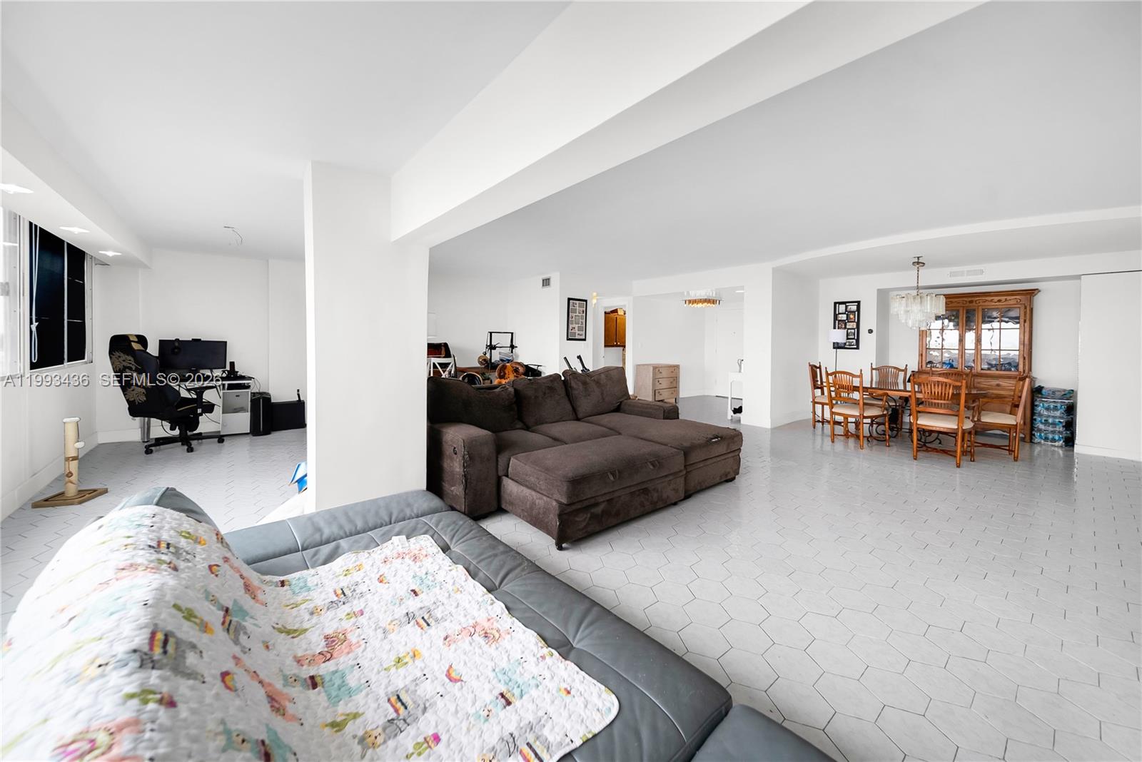 HILLCREST EAST NO 25 COND - Residential