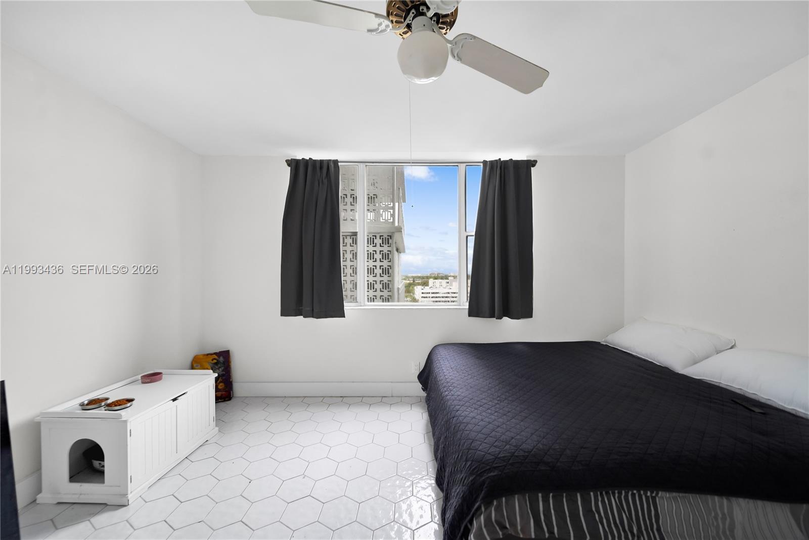 HILLCREST EAST NO 25 COND - Residential