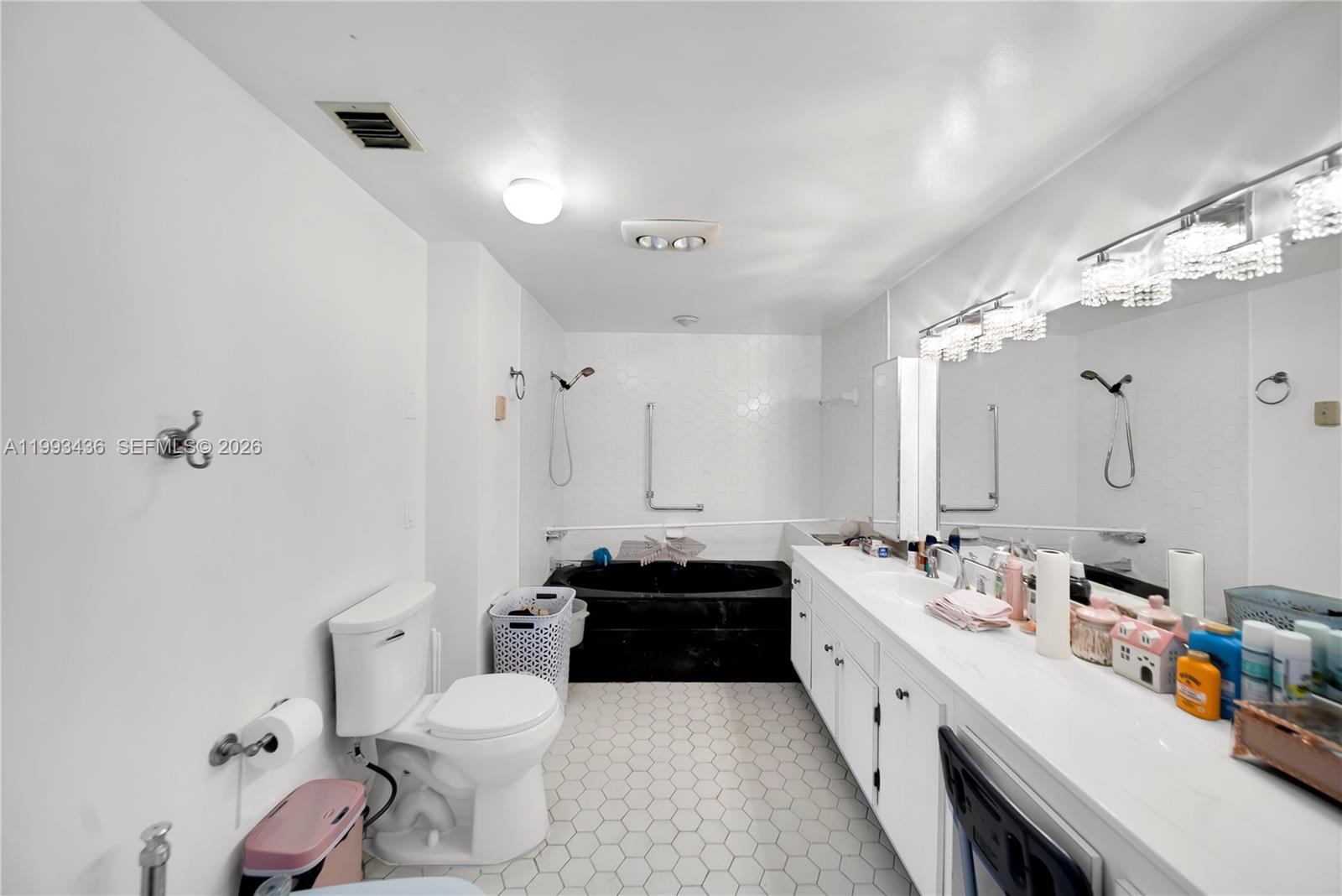 HILLCREST EAST NO 25 COND - Residential